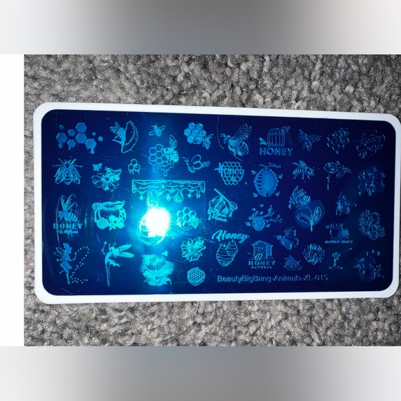 $5 BEE NAIL STAMPING PLATE. STAINLESS STEEL WITH PLASTIC BASE. NEW. $5 IF BUND - Picture 7 of 16